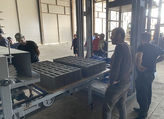 UNIK ra mắt dây chuyền máy tạo khối bê tông hoàn toàn tự động ở vùng Viễn Đông của Nga