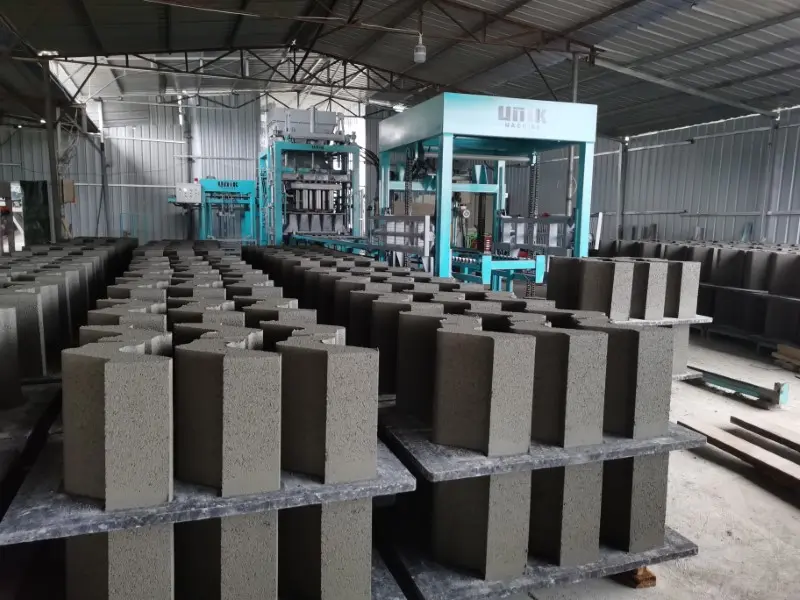 Thế giới hấp dẫn của máy khối rỗng: Hướng dẫn về máy bê tông trong ngành sản xuất và xây dựng