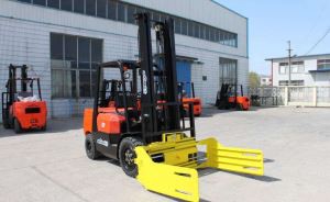 Xe nâng kẹp khối