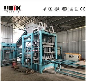 Máy làm đá lề đường